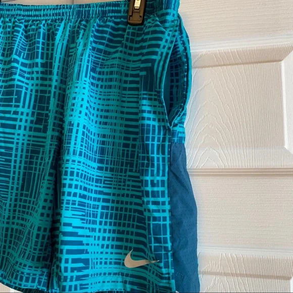 Nike Dri-Fit Running Shorts - Lined - Picture 3 of 5